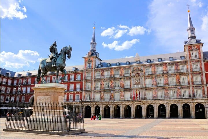 Escape the Inquisition: Madrid Self-Guided Exploration Game in Old Town