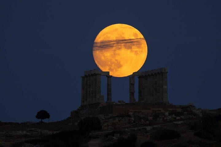 Sunset at Cape Sounio: Private Tour Along the Athenian Riviera to Lake Vouliagmeni & Temple of Poseidon photo 5