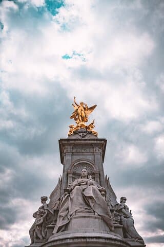 Inside London's Monarchy and Politics: Self-Guided Westminster Walking Tour photo 3