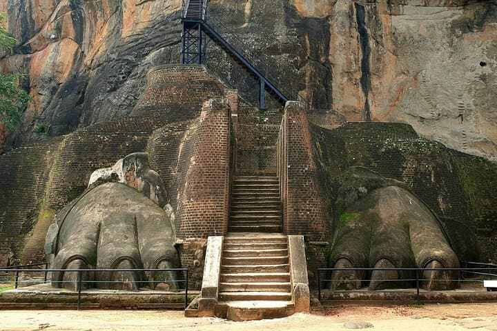 Kandy to Sigiriya: Private Day Trip with Village Tour & Dambulla Cave Temple photo 5