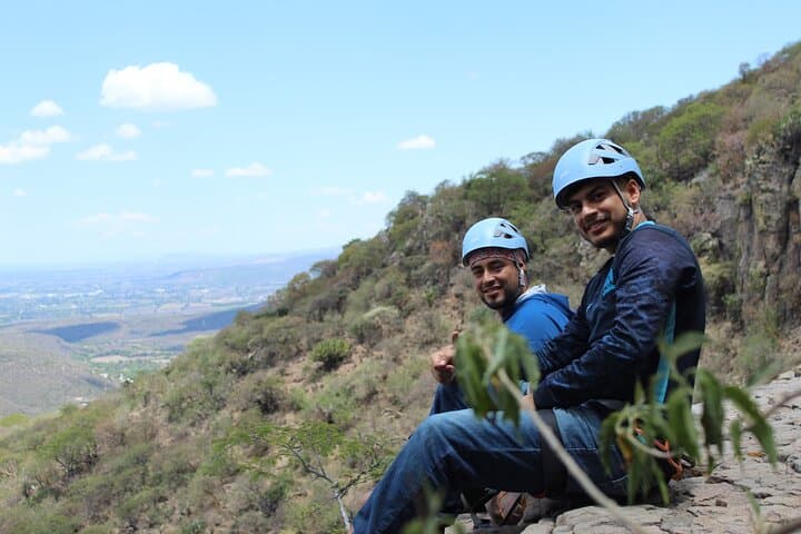Rappelling Los Capulines: Half-Day Canyon Descent Near San Miguel de Allende photo 3