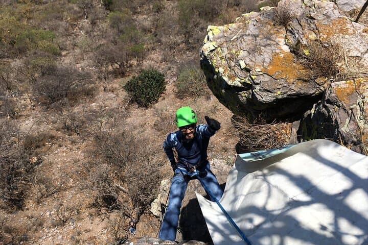 Rappelling Los Capulines: Half-Day Canyon Descent Near San Miguel de Allende photo 5