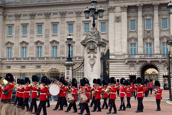 Classic London Private Walking Tour with a Blue Badge Guide — Westminster to the Museums photo 3