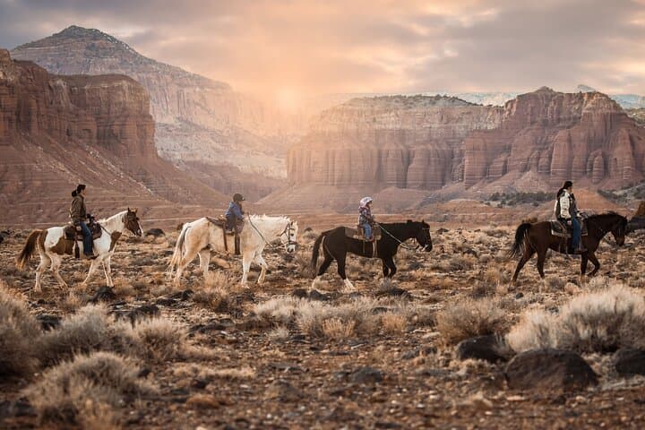 Capitol Reef 2-Hour Horseback Ride — Guided Trail Ride from Torrey, Utah