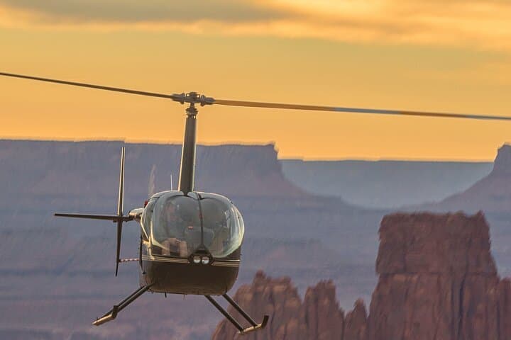 Corona Arch Canyon Run Helicopter Tour: 20-Minute Moab Aerial Flight
