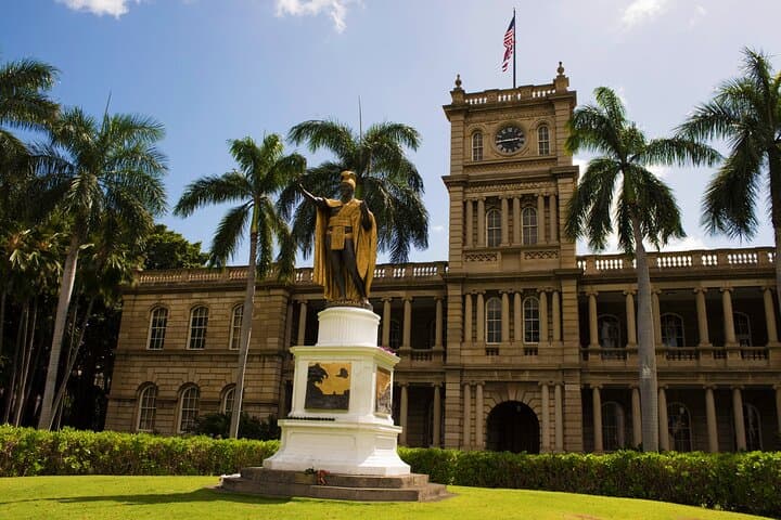 Waikiki Trolley Red Line: Heroes and Legends Hop-On Hop-Off Tour photo 3