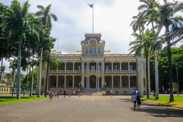 Waikiki Trolley Red Line: Heroes and Legends Hop-On Hop-Off Tour photo 5