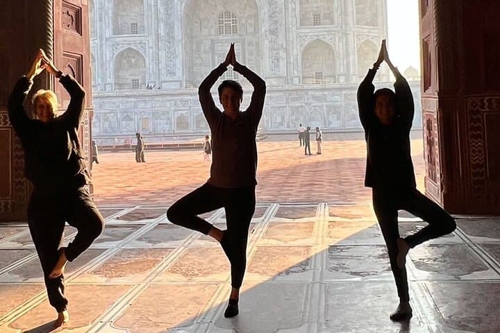 Same-Day Taj Mahal Tour from Delhi: Taj Mahal, Agra Fort & Local Art Experience