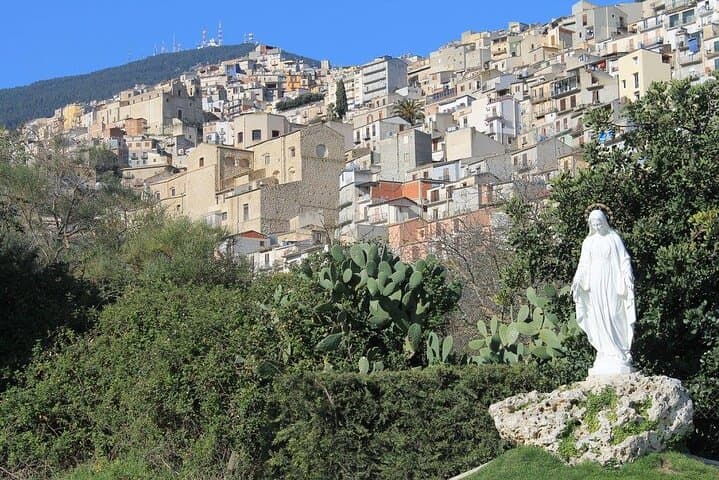 Urban Trekking in Cammarata: Historic Alleys, Hermitage Walk, and Sicilian Mountain Lunch photo 2