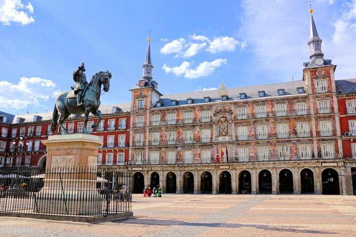 Don Quixote Quest: Madrid Hidden-Gems Exploration Game photo 5