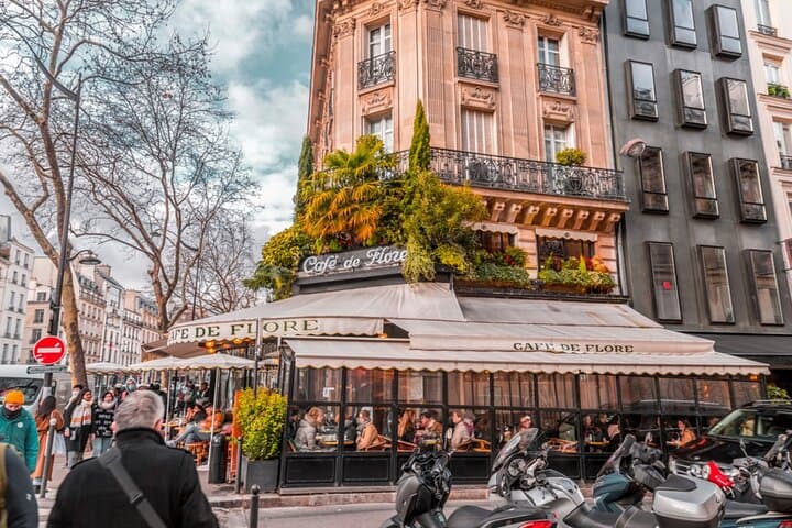 Seine Romance: Self-Guided Romantic Walking Game in Paris photo 3