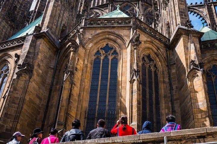 Private Half-Day Prague Castle and Lobkowicz Palace Tour