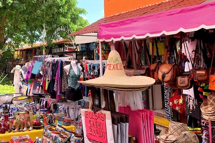 Cancun Private Shopping Tour: Mercado 28, La Isla & Playa Delfines