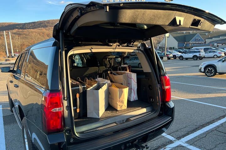 Private SUV Day Trip to Woodbury Common Premium Outlets from NYC photo 3
