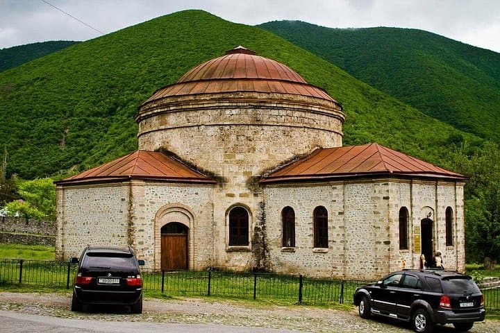 Sheki Day Tour: Palaces, Lakeside Views & Sweet Local Flavors (All-Inclusive) photo 3