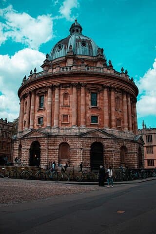 Self-Guided Bath and Oxford Day Trip from London — Audio Walking Tours & Top Sights photo 4
