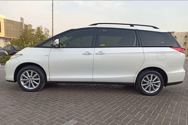 Dubai 6-Seater Minivan Rental — Private Full-Day Hyundai H1