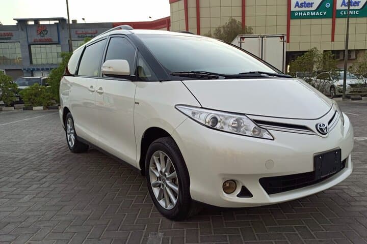 Dubai 6-Seater Minivan Rental — Private Full-Day Hyundai H1 photo 3