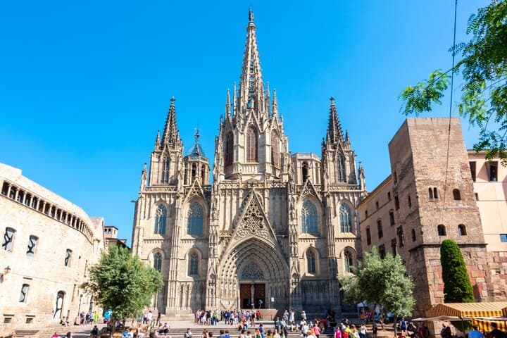 Romantic Self-Guided Walk Through Barcelona’s Gothic Quarter: Clues, Cathedrals & Secret Squares photo 5