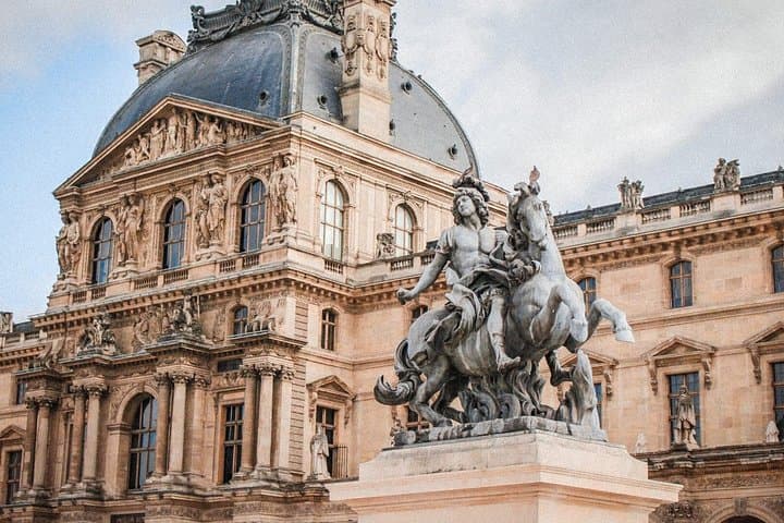 Historic Paris Walking Tours: Notre-Dame, Sainte-Chapelle & The Louvre Audio Guide photo 4