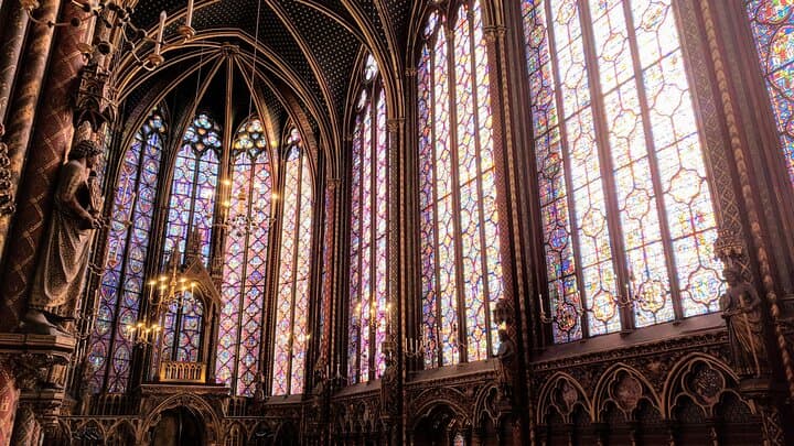 Self-Guided Paris Iconic Sightseeing Audio Walking Tours