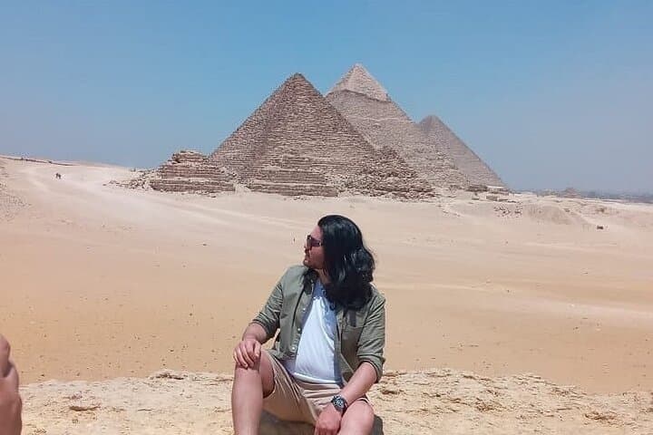 Day Trip from Luxor to Cairo: Giza Pyramids, Egyptian Museum & Old Cairo in One Day
