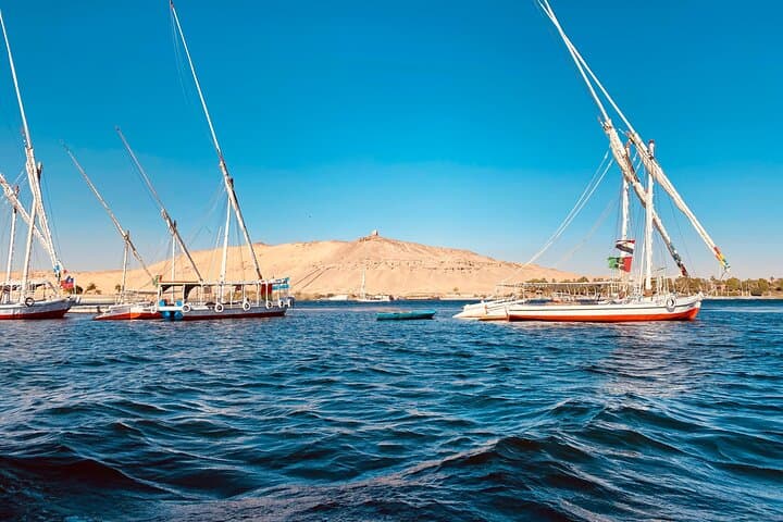 Nile Cruise from Luxor to Aswan: 5-Day Temples & River Journey