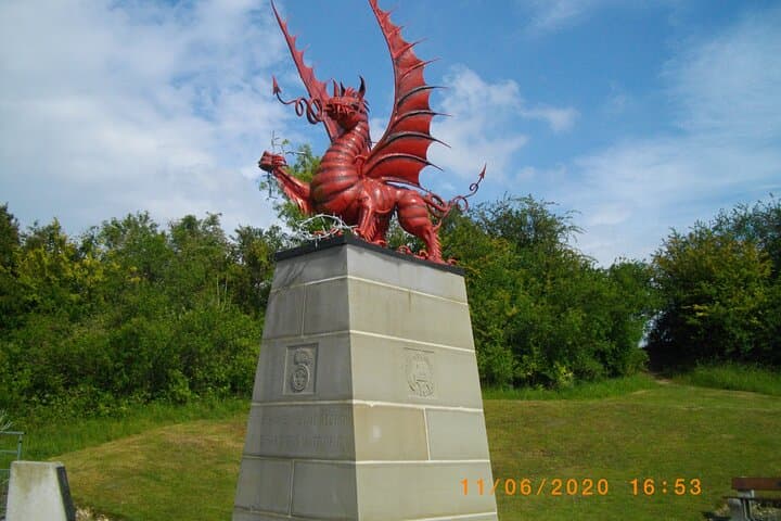 Exploring the WWI Somme Battlefields: Guided Circuit from Amiens