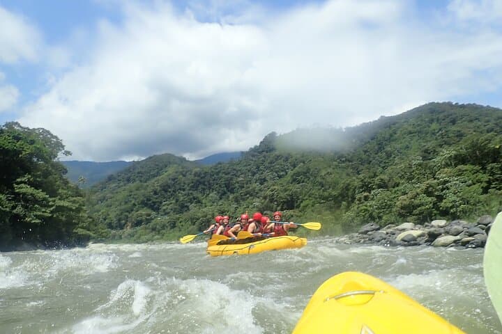 Extreme Rafting on the Pastaza: Level III–IV+ Adventures from Baños photo 3