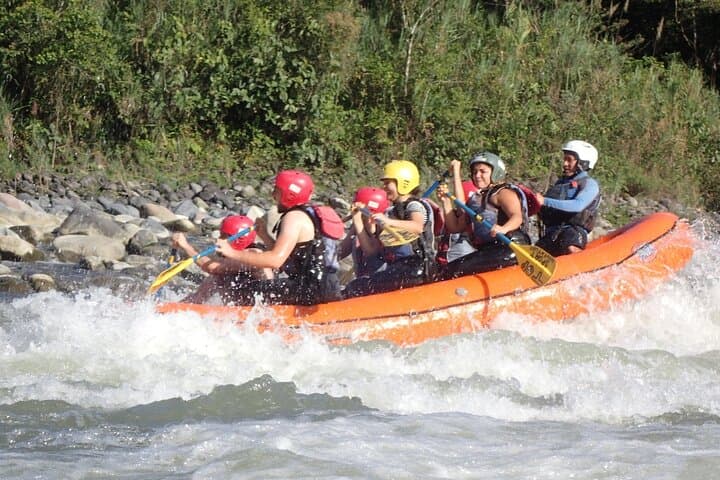 Extreme Rafting on the Pastaza: Level III–IV+ Adventures from Baños photo 5