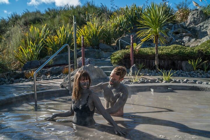 Rotorua Geothermal Day Trip: Te Puia & Hell's Gate Mud Spa Private Tour