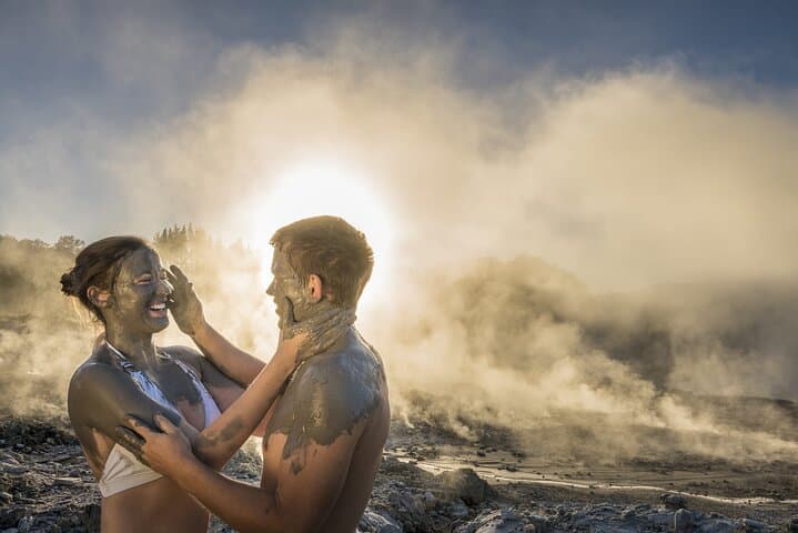 Rotorua Geothermal Day Trip: Te Puia & Hell's Gate Mud Spa Private Tour photo 4
