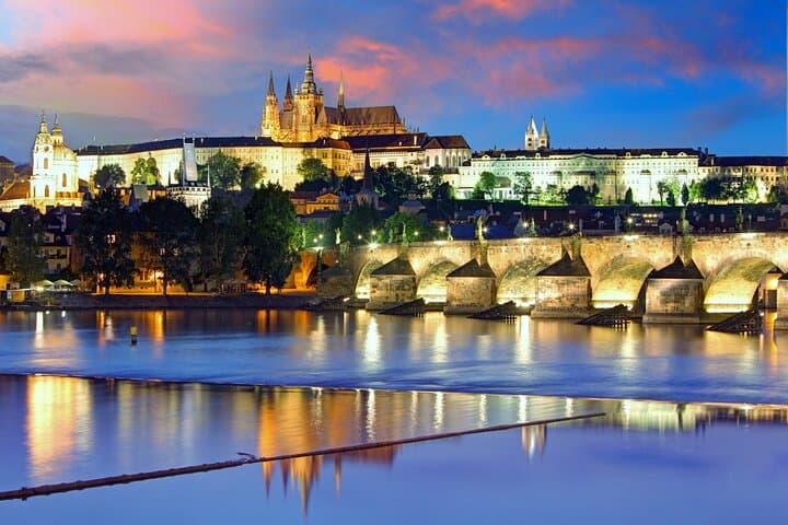 Vltava Evening Dinner Cruise in Prague: Castle Lights & Charles Bridge Views