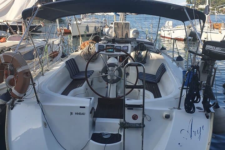 Private Sailing and Wine Tasting in the Bay of Naples photo 4