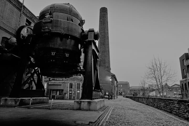 Murder on the Don: Outdoor Escape Game and City Walk in Sheffield