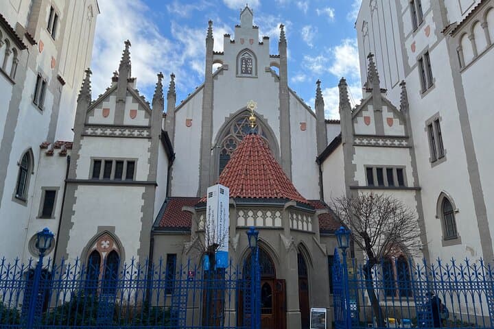 Walking Jewish Prague: Synagogues, Old Cemetery & Kafka’s Quarter