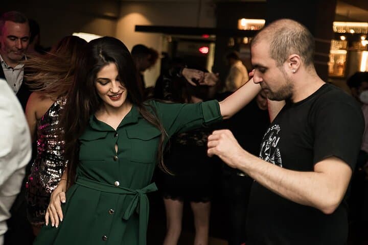 Budapest Salsa Lovers Dance Experience: Private Salsa, Bachata & Reggaeton Class photo 2