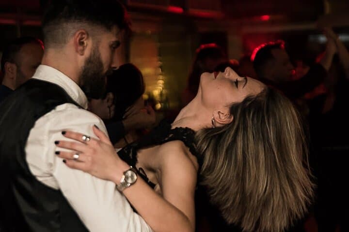 Budapest Salsa Lovers Dance Experience: Private Salsa, Bachata & Reggaeton Class photo 5