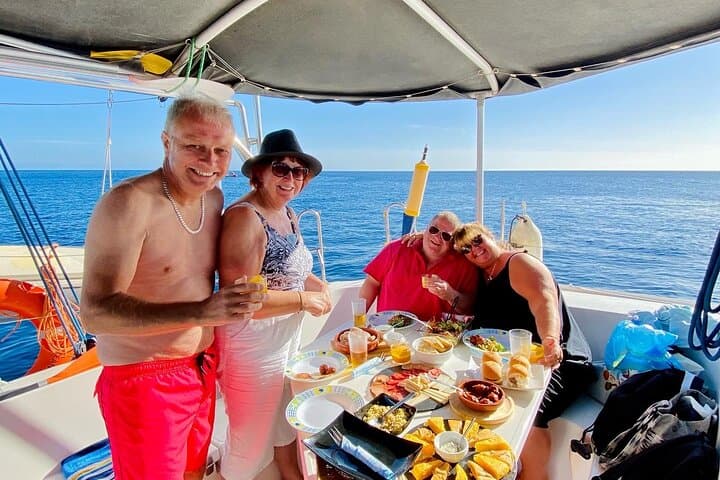 Private Half-Day Catamaran to Papagayo Beaches — Lanzarote Luxury Cruise photo 3