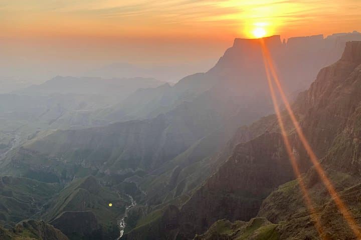 Camp and Hike the Drakensberg Amphitheatre: 2-Day Trek to Tugela Falls photo 2