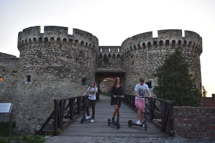 Belgrade Layover E-Scooter Tour: 3-Hour Private City Highlights