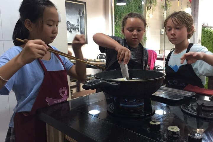 Hanoi Market and Ancient House Cooking Class: Hands-On Vietnamese Food Experience photo 4