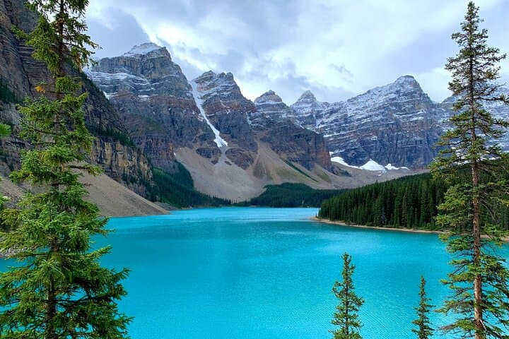Banff to Lake Louise, Moraine Lake and the Icefields Parkway — Full-Day Scenic Tour photo 3