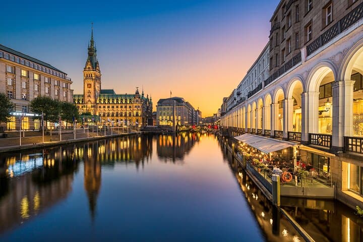 Hamburg After Dark: Private Old Town & St. Pauli Reeperbahn Night Walk photo 3