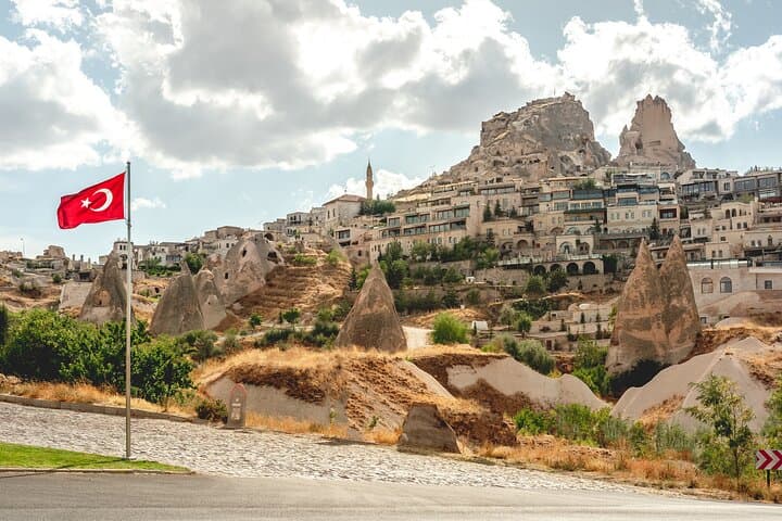 Nostalgic Best of Cappadocia Tour: 1-Hour Vintage Van Sightseeing in Ürgüp photo 6