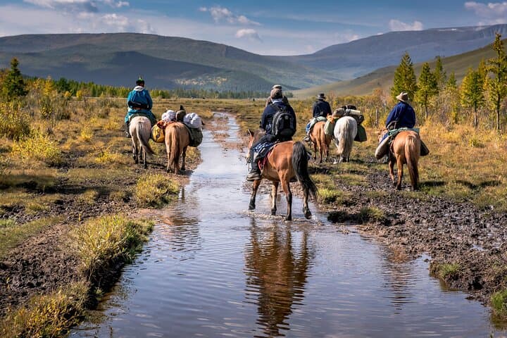 11-Day Mongolia Horseback Trek — Eight Lakes, Orkhon Valley & Khorgo