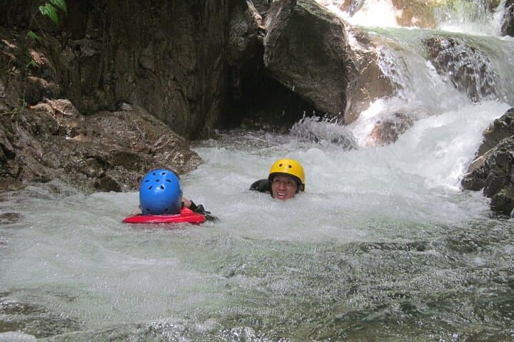 Cashaurco Canyoning: Technical Waterfall Rappels, Jumps & Natural Pools Near Puyo