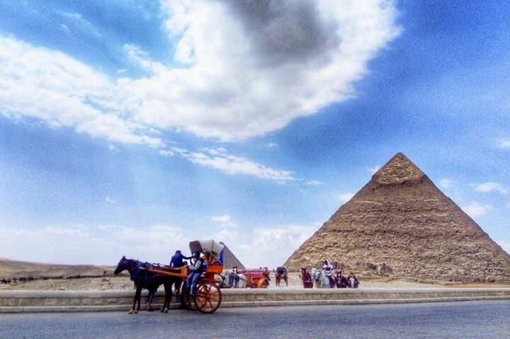 Giza Pyramids Horse Carriage Half-Day Tour — Private Ride to the Great Pyramid photo 1