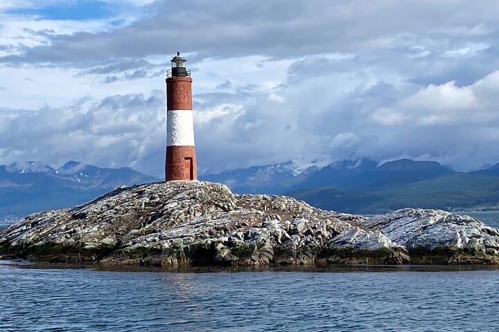 Ushuaia and El Calafate: Beagle Channel, Tierra del Fuego, Perito Moreno & Estancia Dinner photo 3