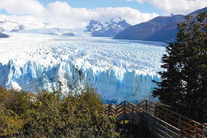 Perito Moreno Glacier Day Trip from El Calafate — Walkways, Calving & Wildlife photo 3